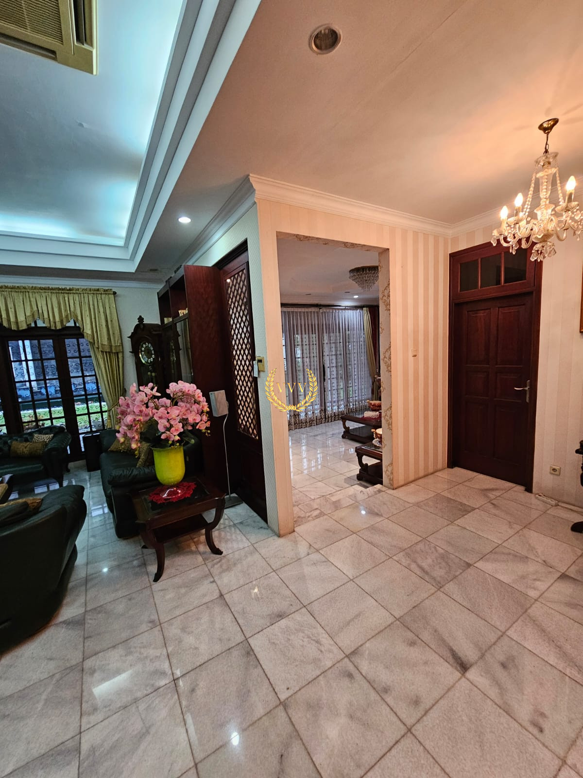 Rumah Besar dan Bagus di Rempoa Ciputat - View 11