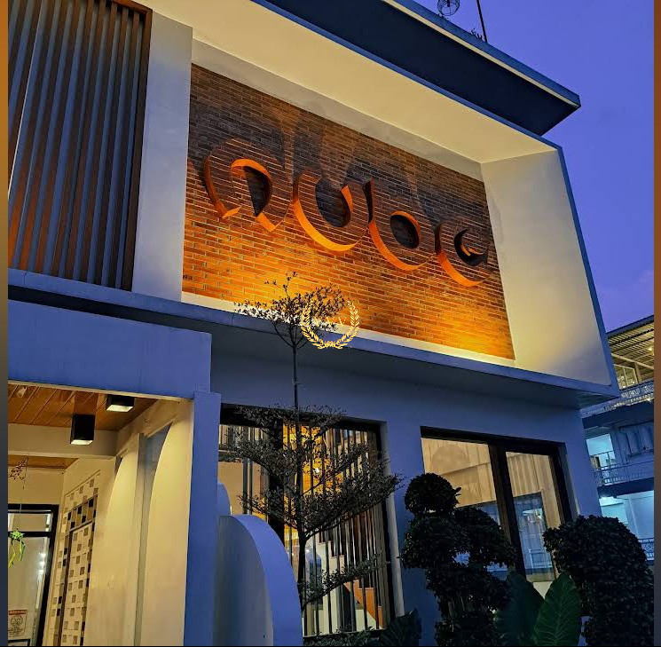 CAFE PREMIUM 3 LANTAI SIAP OPERASIONAL – LT 1.210 m², LB 1.347 m² - View 2