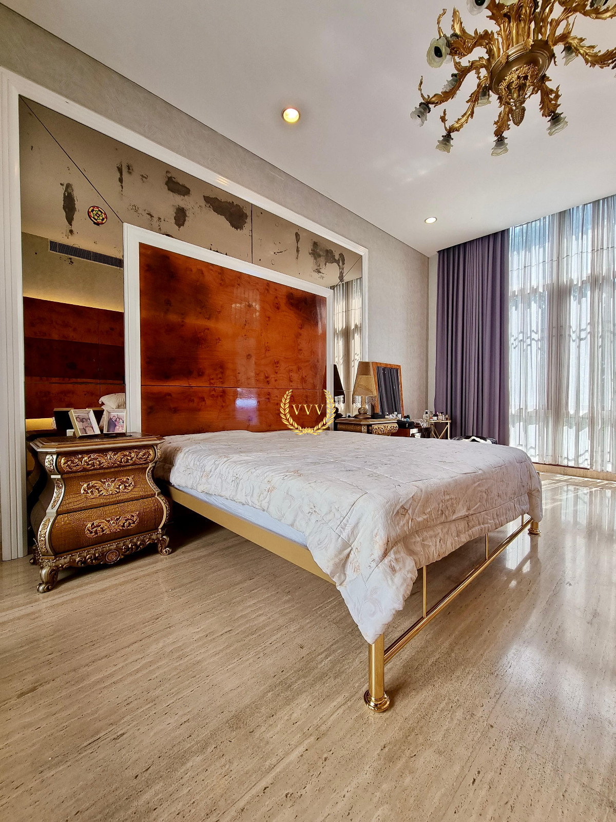 Rumah Mewah Modern Tropis di Simprug Golf Jakarta Selatan – SHM, Dalam Komplek, LT 423 m² - View 